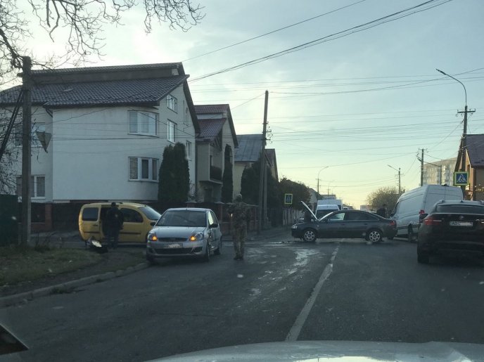 Зранку в Мукачеві сталась ДТП. Утворились затори – 01