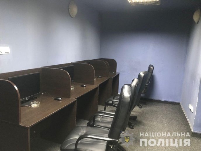 У кілька закладів Ужгорода і Мукачева навідалась поліція – 06 У кілька закладів Ужгорода і Мукачева навідалась поліція – 06