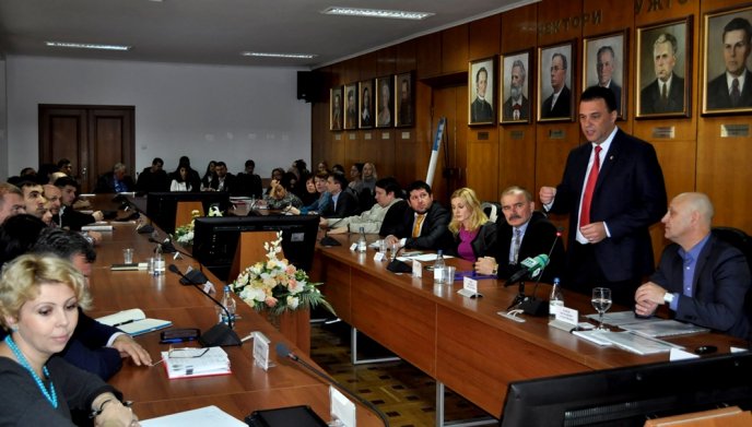 В УжНУ обговорили дієву платформу співпраці бізнесу та освіти – 07