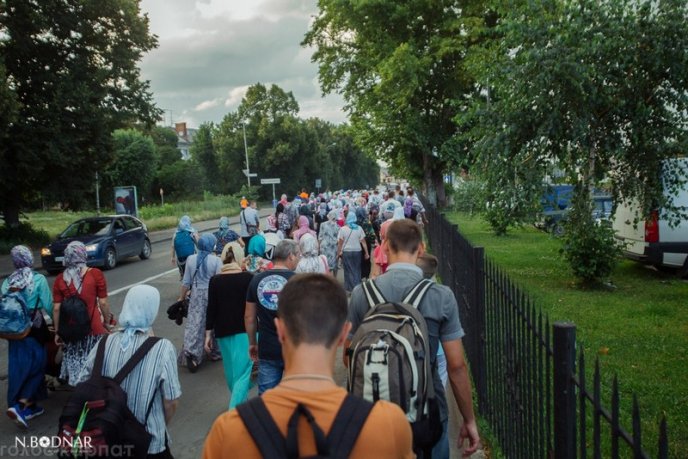 На Закарпатті віряни пройшли 30 кілометрів хресної дороги  – 13