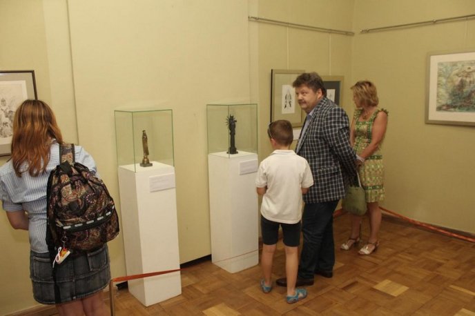 У Мукачеві презентували виставку картин «Богородиця» – 11