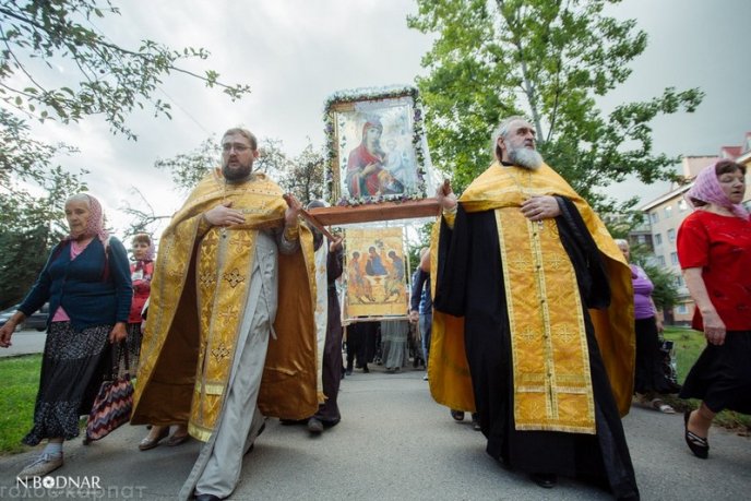 На Закарпатті віряни пройшли 30 кілометрів хресної дороги  – 09