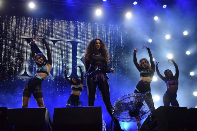 Як Настя Каменських і Тарабарова в Ужгороді виступали – 01