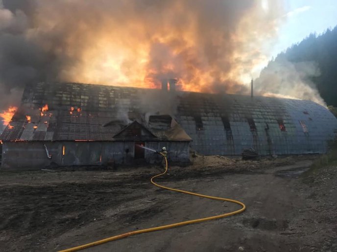 Ввечері на підприємстві спалахнула пожежа – 02