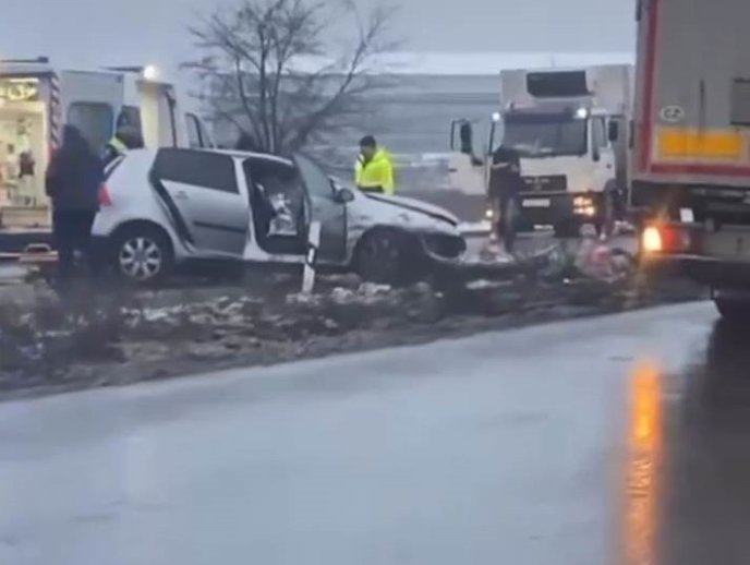 Рух трасою ускладнено: біля селища Середнє сталась аварія – 01