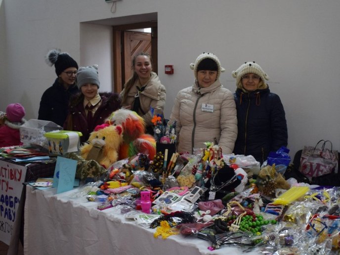 В Ужгороді триває "Закарпатський фестиваль пряників" – 04