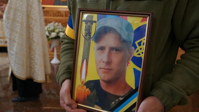 У Мукачеві попрощалися із полеглим Героєм  – 16