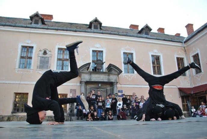 У Мукачеві влаштували справжнє шоу під відкритим небом – 02