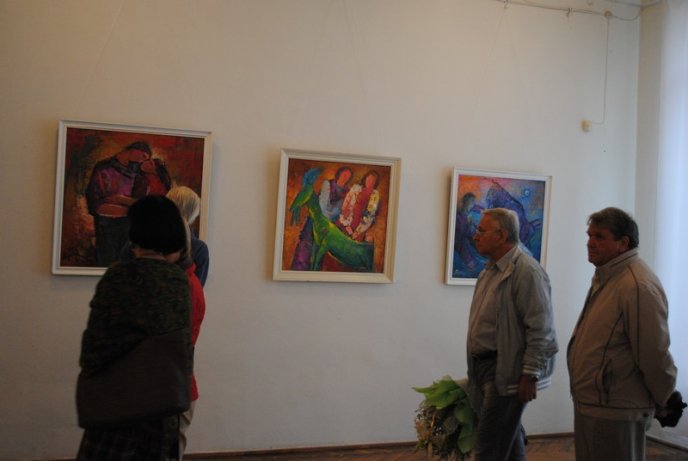 Відома гобеленщиця Лариса Бровді представила свої картини в Мукачеві (ФОТО) – 03