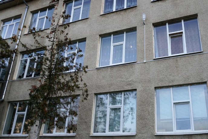 У Мукачеві в НВК №6 завершили благоустрій території – 04