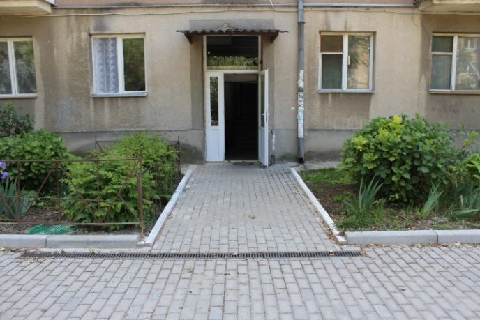 У Мукачеві за понад півмільйона гривень відремонтували проїзд на Першотравневій набережній – 05