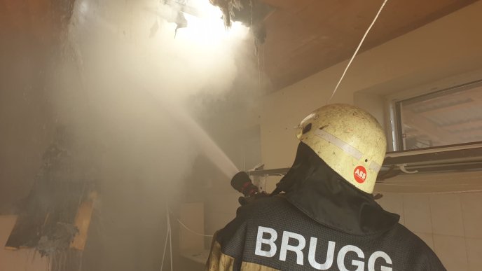 Закарпатські вогнеборці показали наслідки масштабної пожежі  – 16