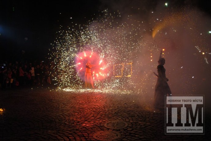 У Мукачеві відзначили День святого Мартина яскравим вогняним шоу (ФОТОРЕПОРТАЖ) – 38