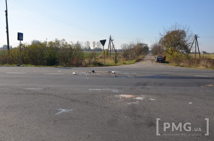 Біля села Іванівці у ДТП потрапили дві маршрутки та іномарка – 10