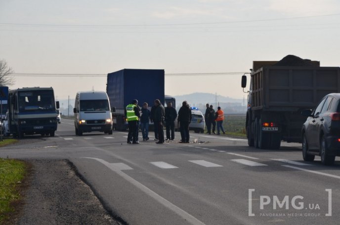 Біля села Іванівці у ДТП потрапили дві маршрутки та іномарка – 06