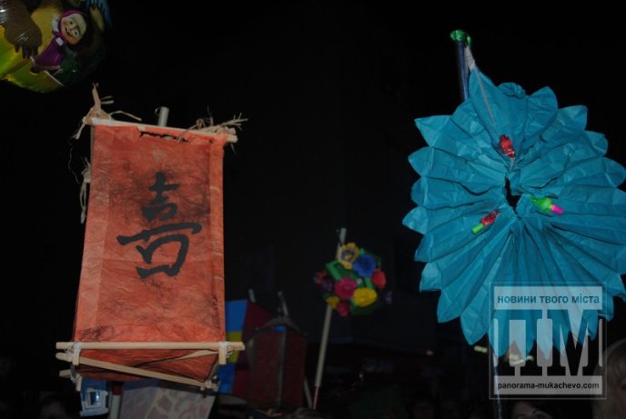 У Мукачеві відзначили День святого Мартина яскравим вогняним шоу (ФОТОРЕПОРТАЖ) – 12