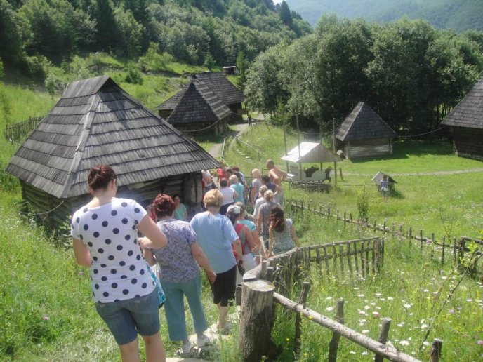 Вчителі Тересвянської школи побували з екскурсією на мальовничій Міжгірщині – 03