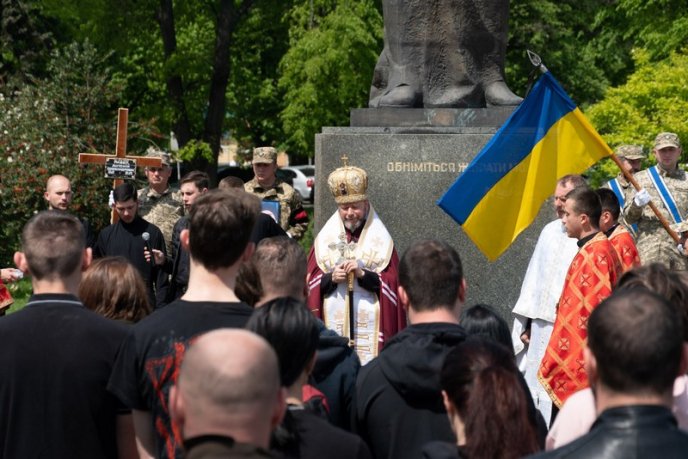 Поховали молодого закарпатця, який загинув у бою біля Бахмуту – 04