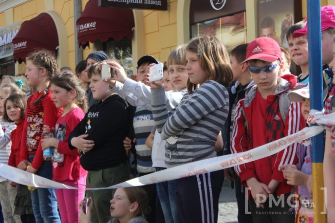 У Мукачеві урочисто відкрили чемпіонат світу зі слідової роботи службових собак – 09