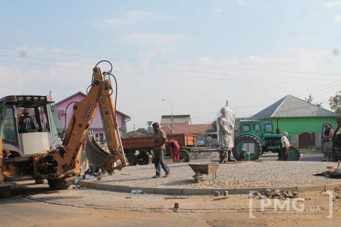 Як в Мукачеві пам’ятник рому встановлювали – 06