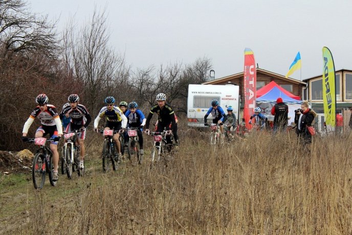 На Радванському кар’єрі змагались велосипедисти у дисципліні крос-кантрі (ФОТО) – 01 На Радванському кар’єрі змагались велосипедисти у дисципліні крос-кантрі (ФОТО) – 01