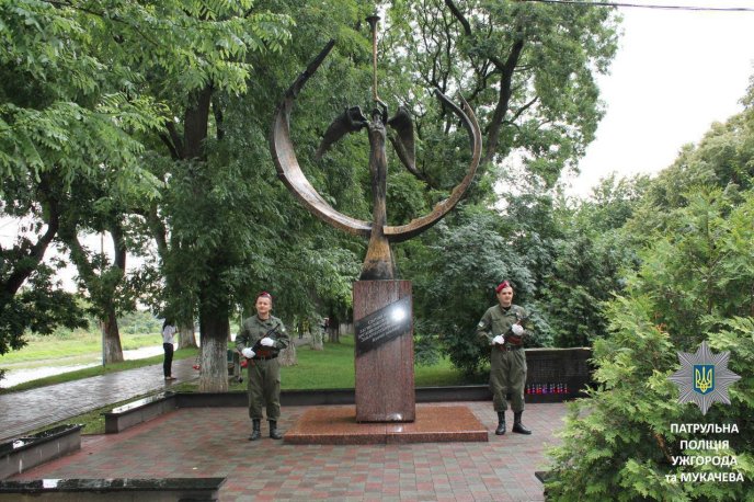 В Ужгороді вшанували пам’ять загиблих працівників ОВС – 01