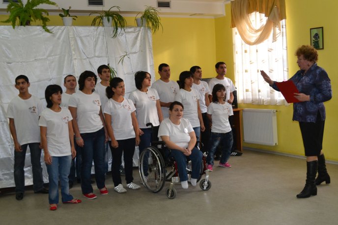 Вихованці тячівської "Парасольки" дарували щасливі серця (ФОТО) – 05