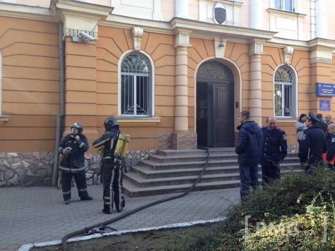 Попередньою причиною пожежі у Мукачівському міськвідділі міліції є коротке замикання – 05