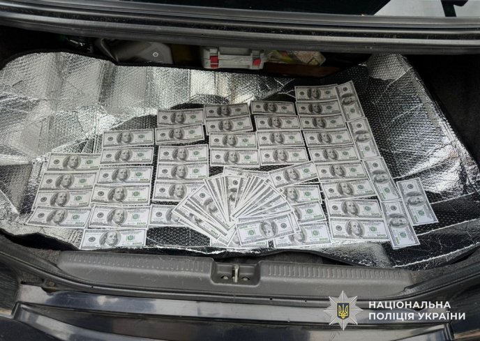 Поліція затримала двох закарпатців: що вони накоїли – 01 За свої послуги переправник просив 10 000 доларів