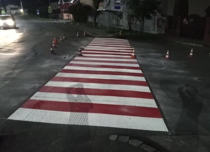 Що роблять комунальники Мукачева вночі: оприлюднено фото – 04