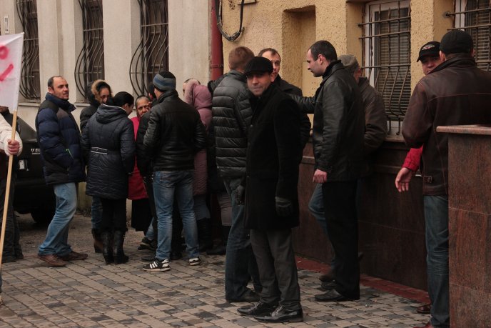 Під стінами Закарпатської митниці ДФС протестували – 02