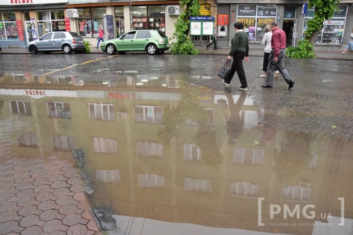 Страшенна злива у Мукачеві: до чого вона призвела – 05