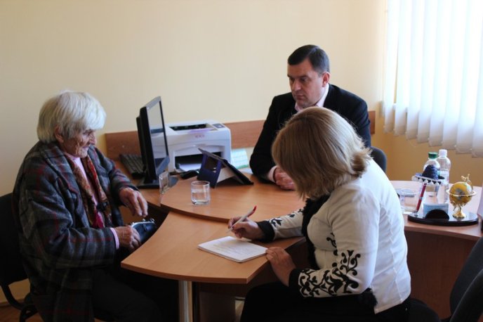 Мукачівці звернулися до народного депутата Валерія Пацкана зі своїми проблемами (ФОТО) – 17 Мукачівці звернулися до народного депутата Валерія Пацкана зі своїми проблемами (ФОТО) – 17