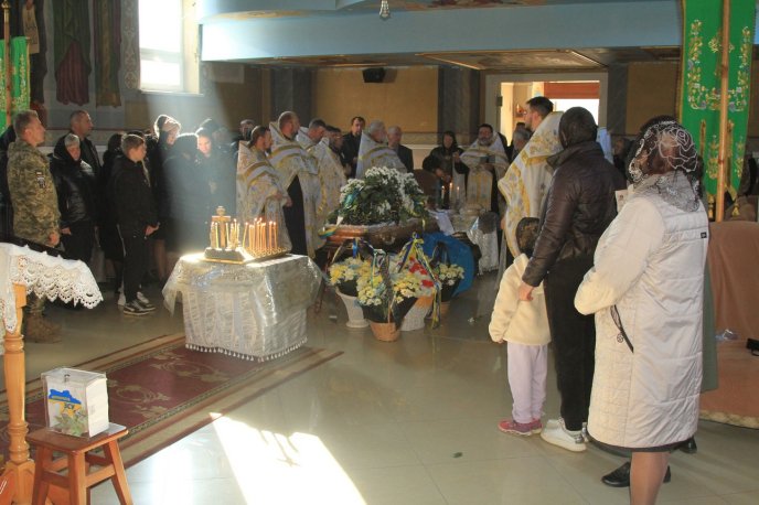 На Хустщині попрощалися із молодим Героєм – 05