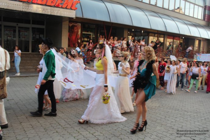 Парад наречених в Ужгороді: як це було – 04