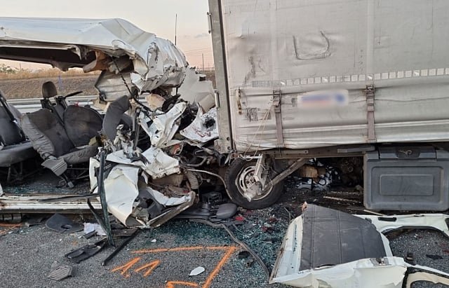 У сусідній країні сталась моторошна ДТП. Загинули закарпатці – 02