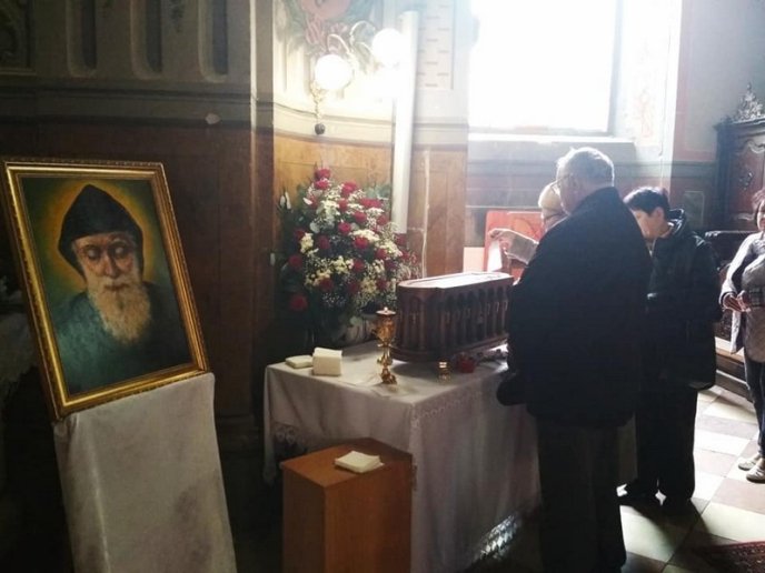 В Ужгород привезли мощі одного з найбільших святих XX століття – 01