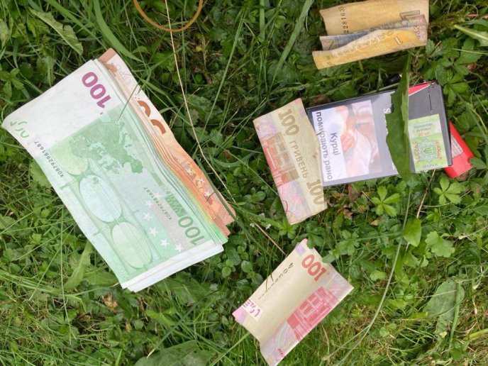 Чоловіків привозили у Мукачево: поліція затримала злочинне угруповання – 05