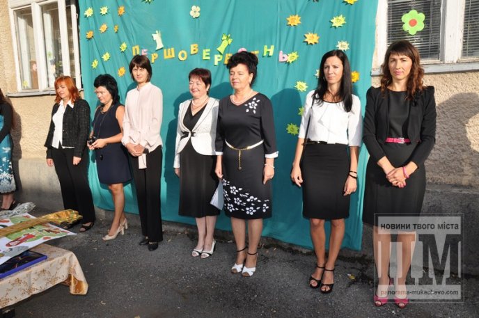 У Мукачівській ЗОШ №7 відбулось урочисте свято Першого дзвоника (ФОТОРЕПОРТАЖ) – 09