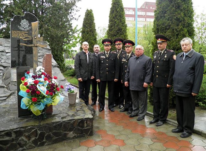 Закарпатські рятувальники вшанували пам’ять загиблих ліквідаторів-чорнобильців – 02 Закарпатські рятувальники вшанували пам’ять загиблих ліквідаторів-чорнобильців – 02
