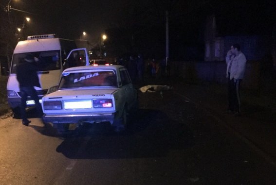 Під колесами автомобіля загинула жінка – 02