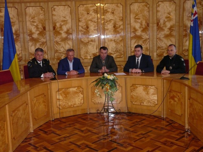 В облдержадміністрації нагороджували закарпатських автомобілістів і дорожників – 01