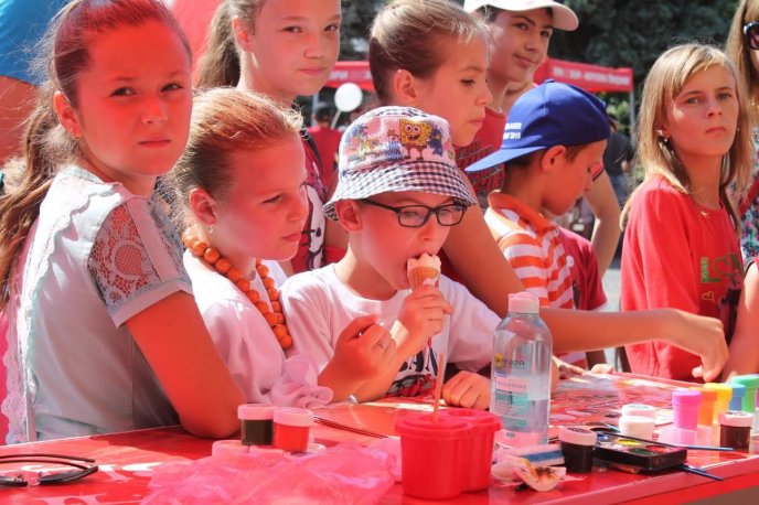У Мукачеві відбулось родинне свято морозива "Ласунка" – 11