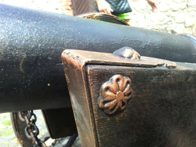 У замку "Паланок" встановлять чотири гармати – 04