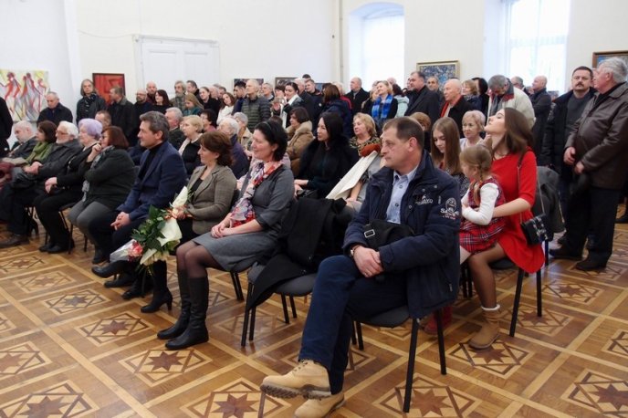 В Ужгороді відкрили виставку Івана Манайла – 04