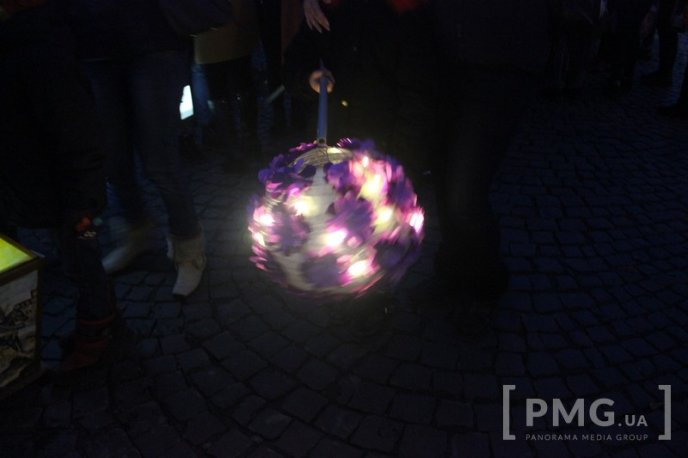Парад ліхтариків та лицарські бої: як у Мукачеві відзначали День святого Мартина – 04