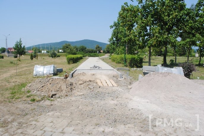 Парк Перемоги у Мукачеві: робота по облаштуванню триває – 03 Парк Перемоги у Мукачеві: робота по облаштуванню триває – 03