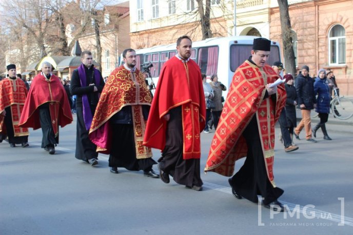У Мукачеві католики двох обрядів пройшли Хресну Дорогу – 07 У Мукачеві католики двох обрядів пройшли Хресну Дорогу – 07