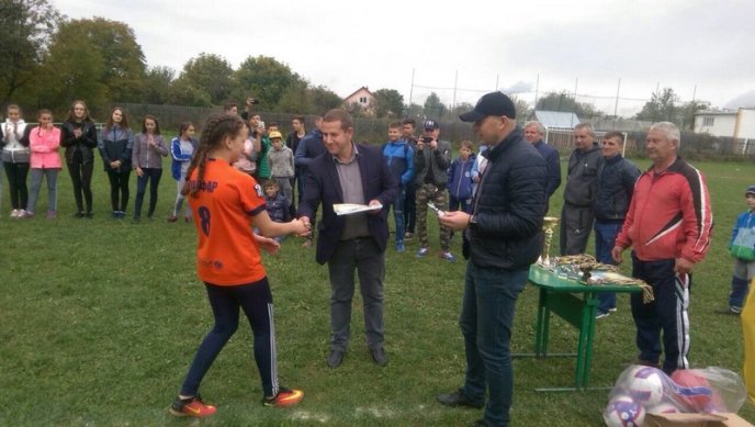 На Тячівщині провели футбольний турнір серед дівочих команд – 05 На Тячівщині провели футбольний турнір серед дівочих команд – 05