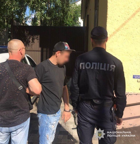 Закарпатця, який продавав наркотики, засудили до 6 років ув’язнення – 01 Наркоторговець проведе 6 років у тюрмі